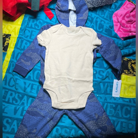 Carter’s Baby 3 piece sweatsuit - Picture 1 of 4